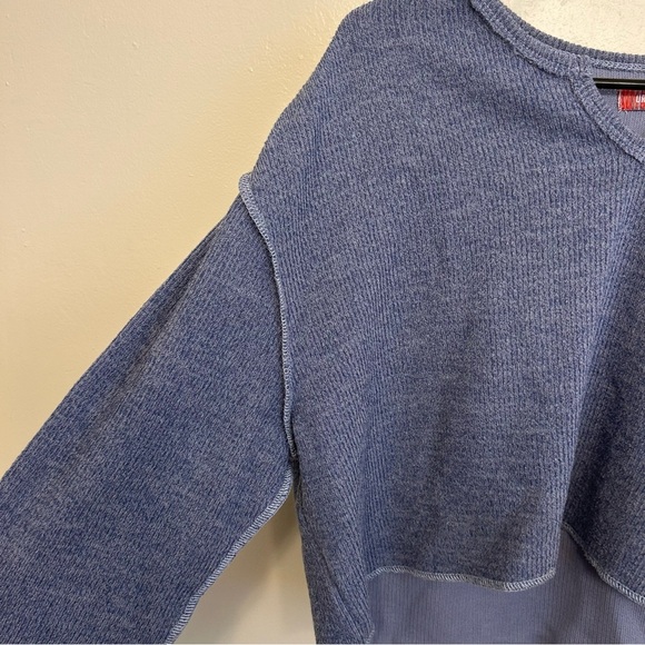 Urban Outfitters Parker Notched Long Sleeve Top Light Blue Size Small Cozy Warm - Picture 6 of 9
